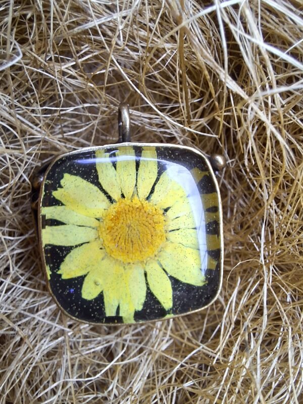 Pendentif carré fleur unique jaune – Image 2