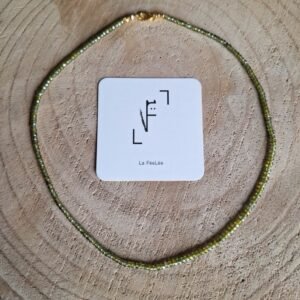 Collier court vert