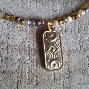 Collier couleur café