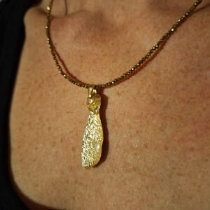 Collier perles dorées et pendentif Hélice d'Orme