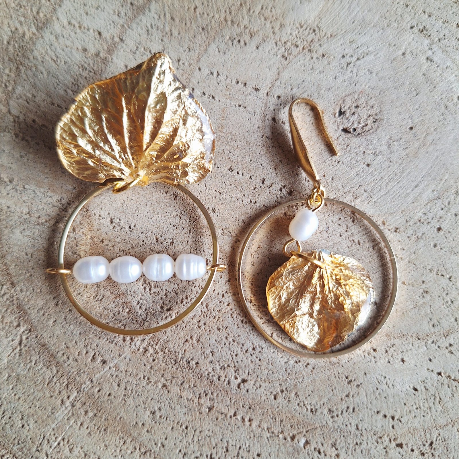 Grandes boucles en pétales d'hortensia asymétriques – Image 2