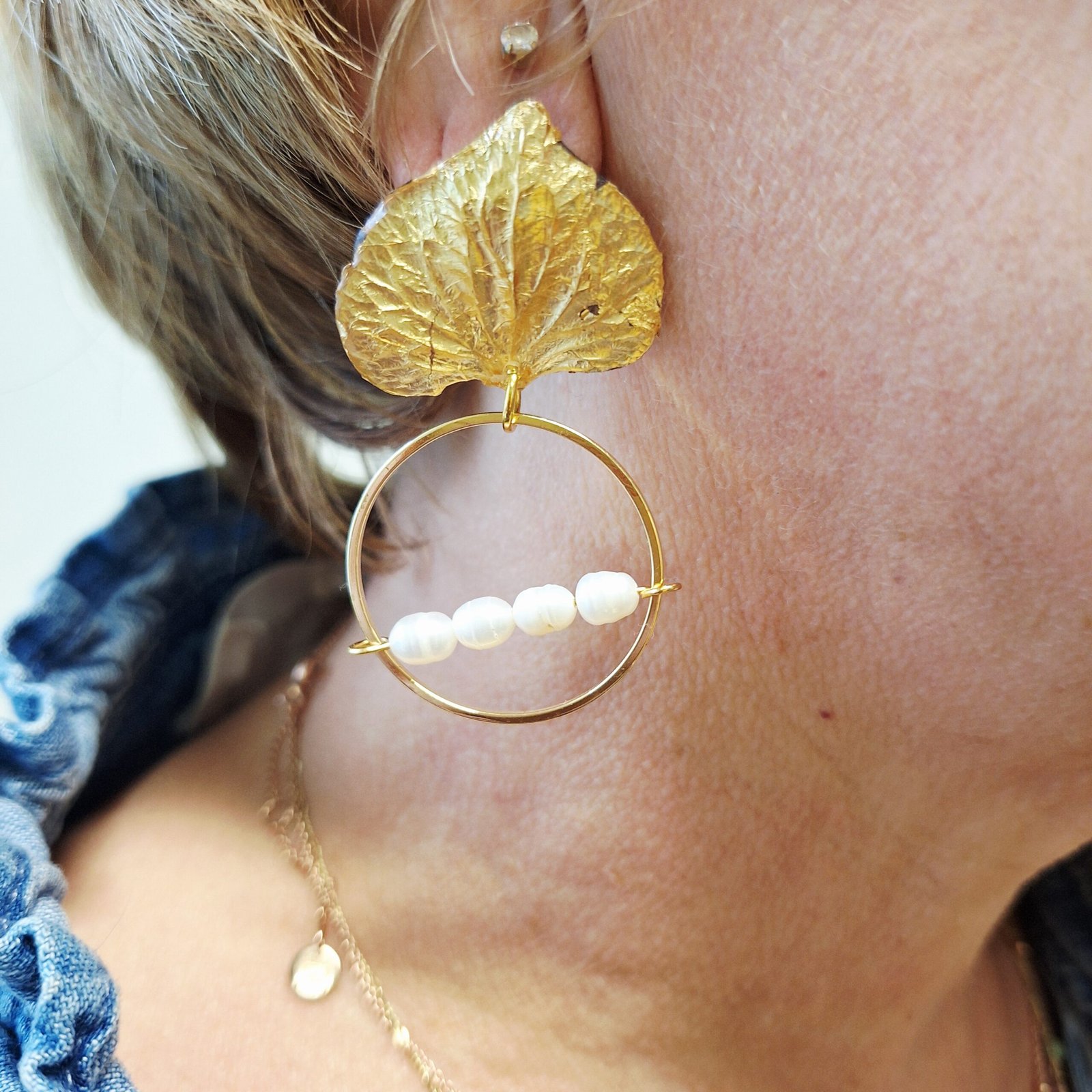 Grandes boucles en pétales d'hortensia asymétriques – Image 5