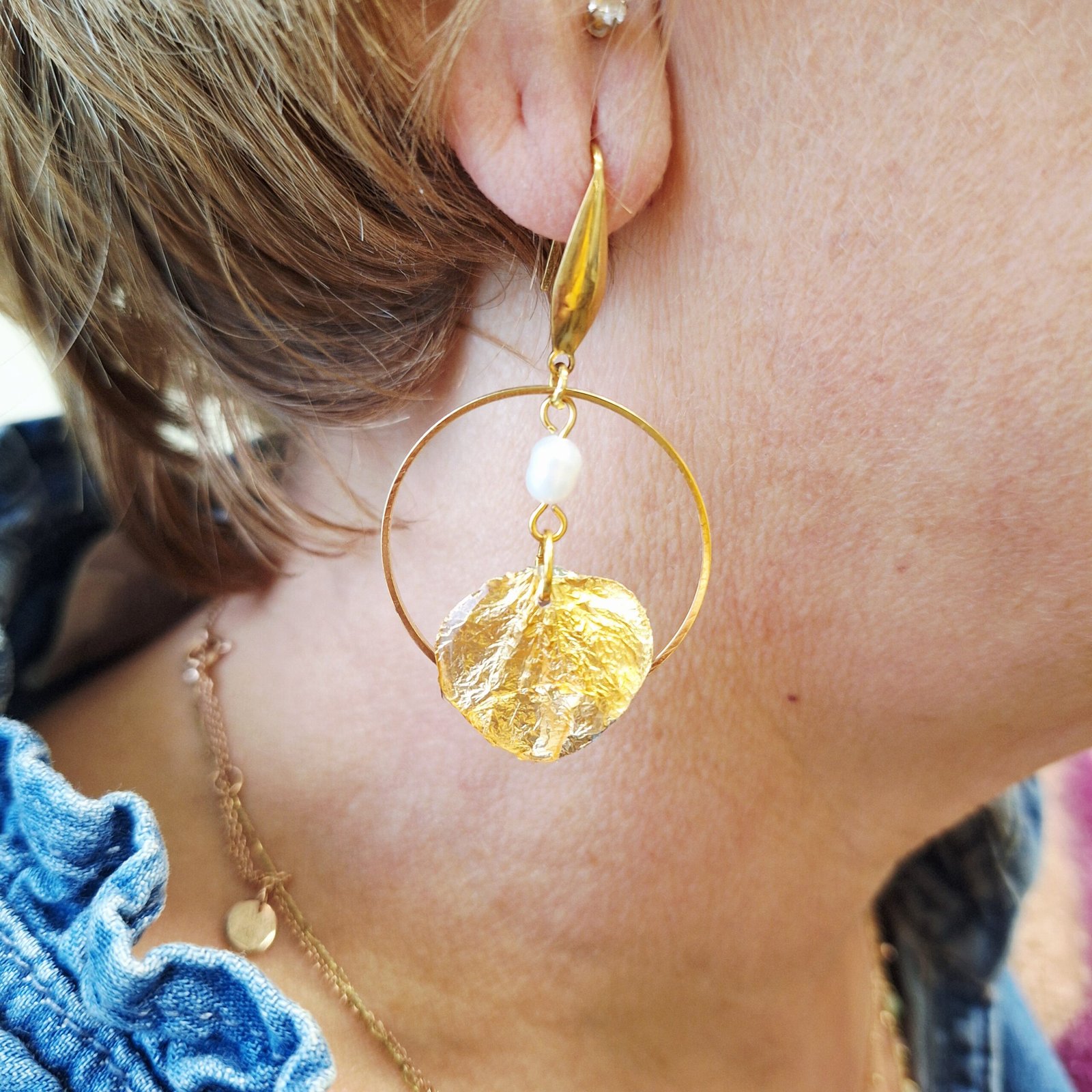 Grandes boucles en pétales d'hortensia asymétriques – Image 7