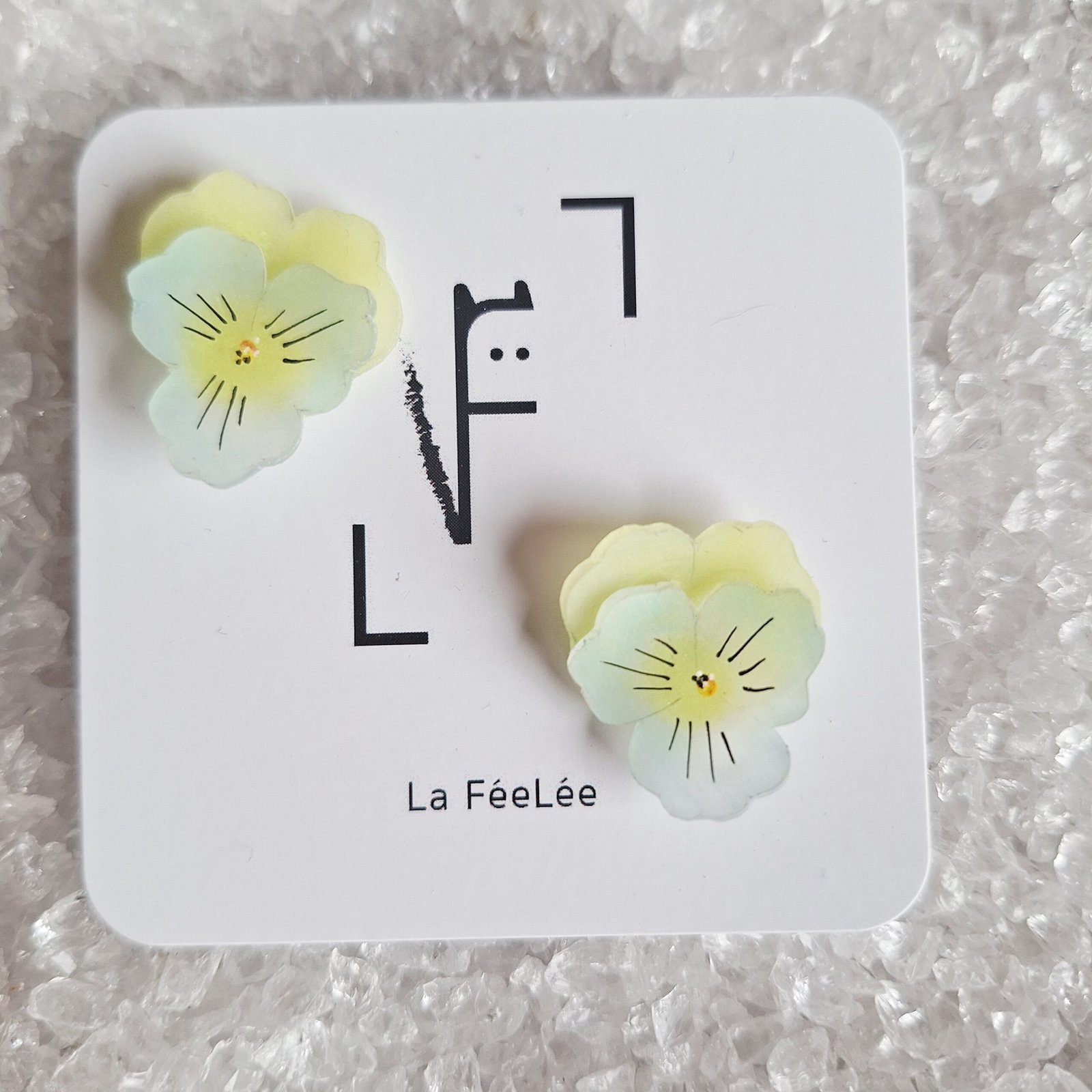 Perceuses pensées jaune coeur bleu